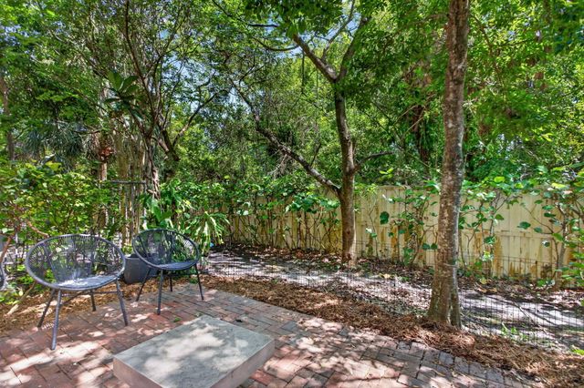 4012 Devenshire Court, Coconut Creek, FL 33073