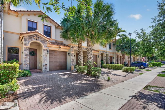 4012 Devenshire Court, Coconut Creek, FL 33073