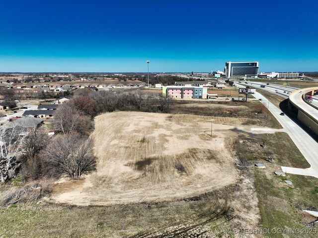 1007 N Service Road, Calera, OK 74730