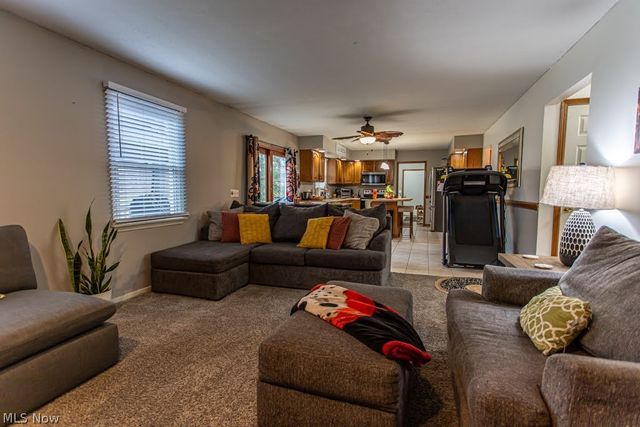 2218 Crestmont Drive, Girard, OH 44420