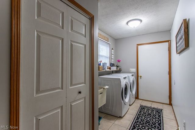 2218 Crestmont Drive, Girard, OH 44420