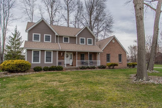 2218 Crestmont Drive, Girard, OH 44420