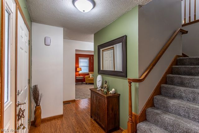 2218 Crestmont Drive, Girard, OH 44420