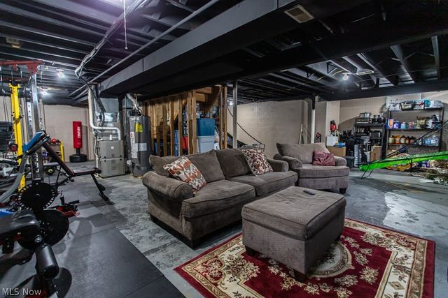 2218 Crestmont Drive, Girard, OH 44420