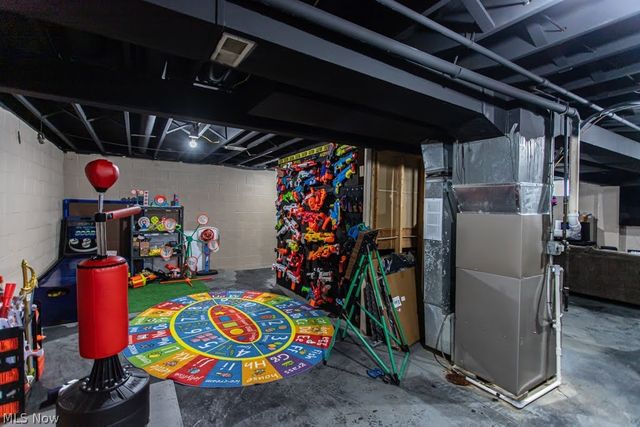 2218 Crestmont Drive, Girard, OH 44420