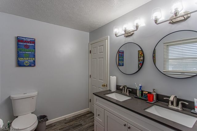 2218 Crestmont Drive, Girard, OH 44420