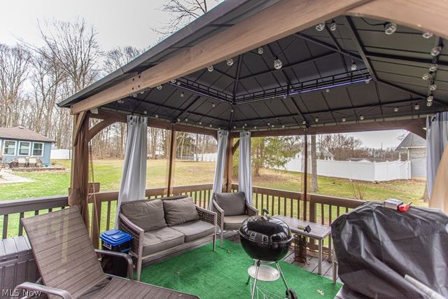 2218 Crestmont Drive, Girard, OH 44420