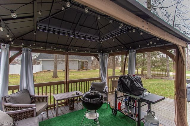 2218 Crestmont Drive, Girard, OH 44420