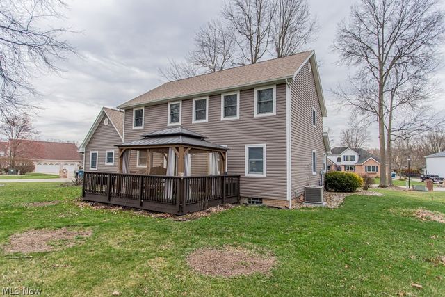 2218 Crestmont Drive, Girard, OH 44420