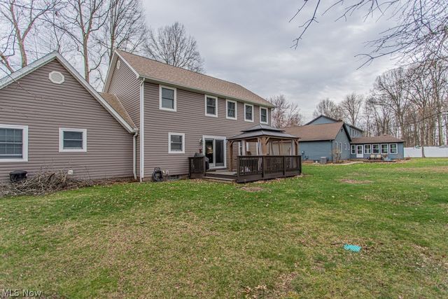 2218 Crestmont Drive, Girard, OH 44420