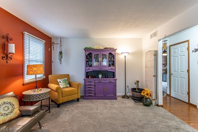 2218 Crestmont Drive, Girard, OH 44420