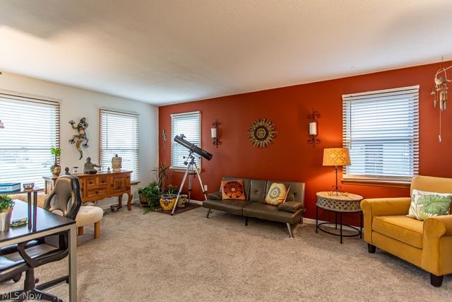 2218 Crestmont Drive, Girard, OH 44420