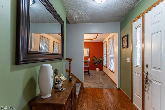 2218 Crestmont Drive, Girard, OH 44420