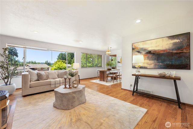 4333 123rd Avenue SE, Bellevue, WA 98006