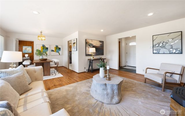 4333 123rd Avenue SE, Bellevue, WA 98006