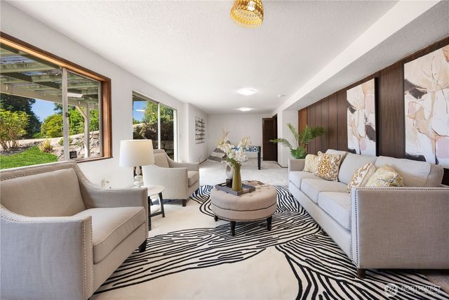 4333 123rd Avenue SE, Bellevue, WA 98006