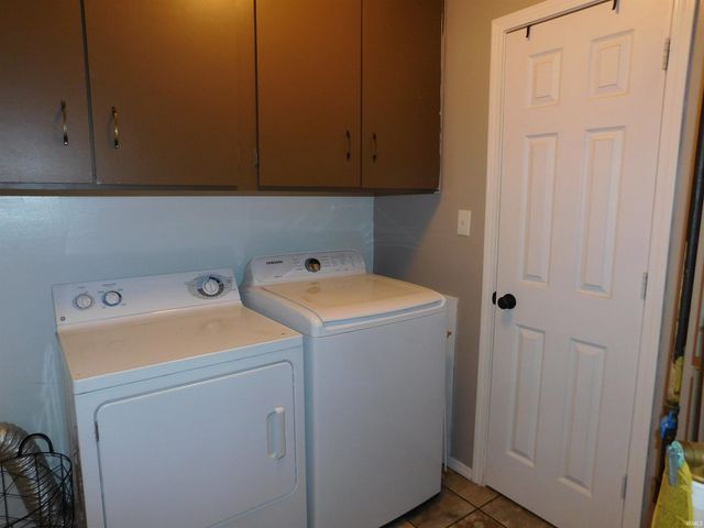 8301 W Colony Drive, Yorktown, IN 47396