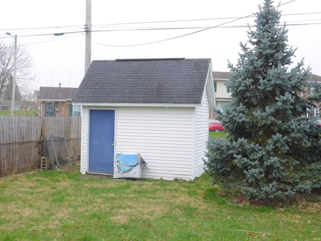 8301 W Colony Drive, Yorktown, IN 47396