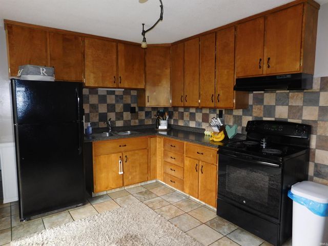 8301 W Colony Drive, Yorktown, IN 47396