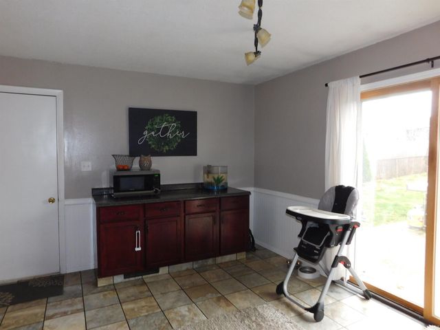 8301 W Colony Drive, Yorktown, IN 47396