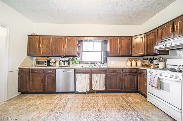 3822 State Street NW, North Canton, OH 44720