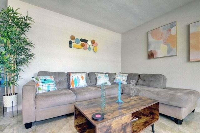 168 SE 31ST Avenue, Boynton Beach, FL 33435