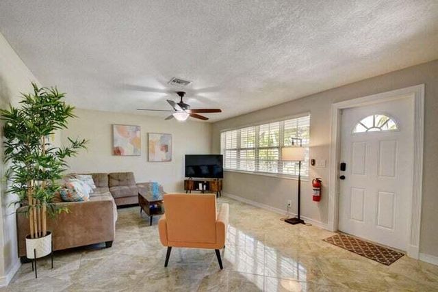 168 SE 31ST Avenue, Boynton Beach, FL 33435
