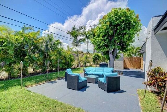 168 SE 31ST Avenue, Boynton Beach, FL 33435