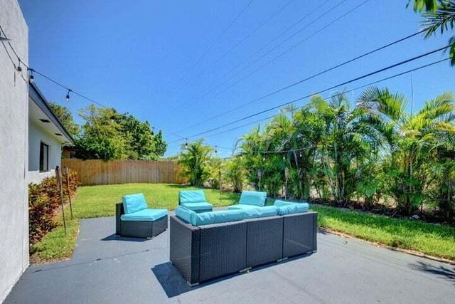 168 SE 31ST Avenue, Boynton Beach, FL 33435