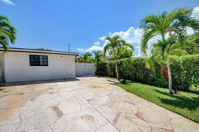 168 SE 31ST Avenue, Boynton Beach, FL 33435