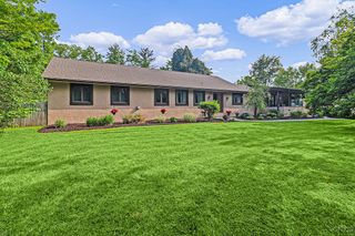 3 Woodbourne Road, New Hartford, NY 13413