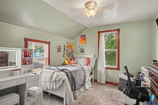 207 S Summit Ave Avenue, Sioux Falls, SD 57104