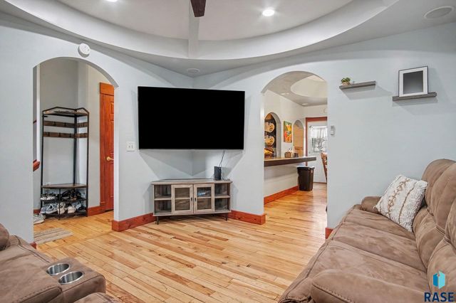 207 S Summit Ave Avenue, Sioux Falls, SD 57104