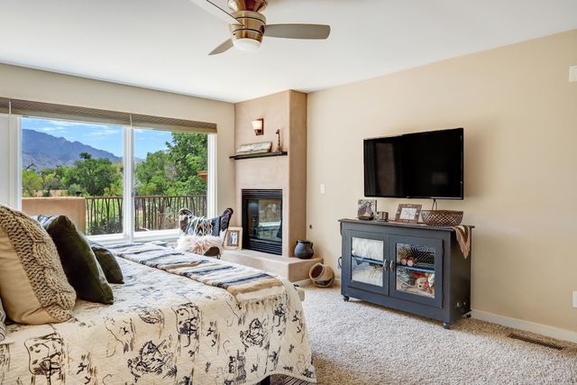 119 Rail Car Road, Corrales, NM 87048