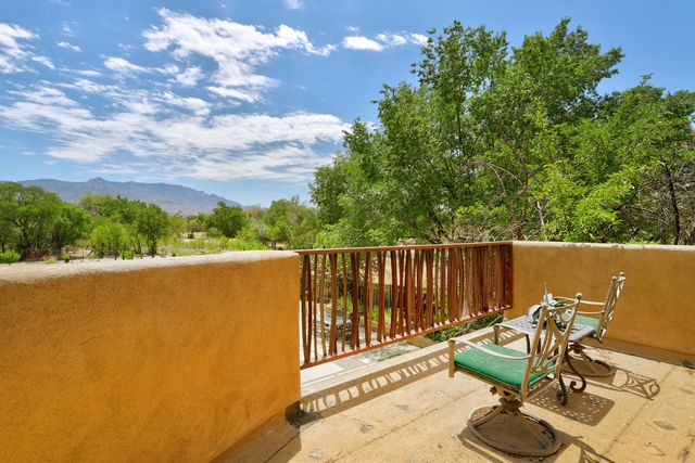 119 Rail Car Road, Corrales, NM 87048