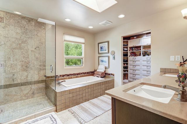 119 Rail Car Road, Corrales, NM 87048