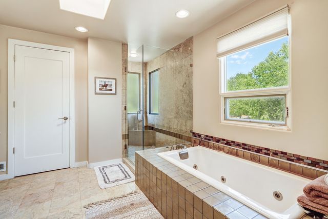 119 Rail Car Road, Corrales, NM 87048