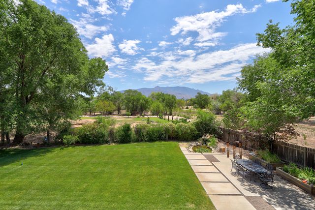 119 Rail Car Road, Corrales, NM 87048