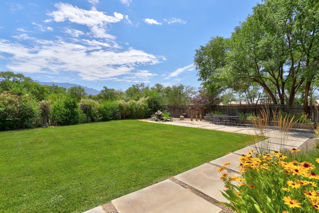 119 Rail Car Road, Corrales, NM 87048