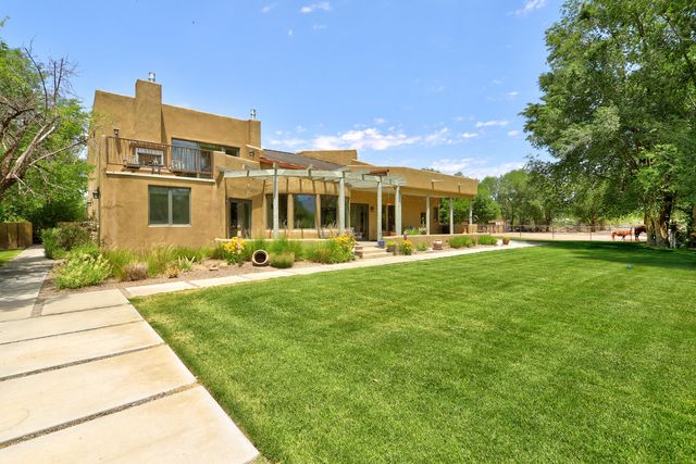 119 Rail Car Road, Corrales, NM 87048