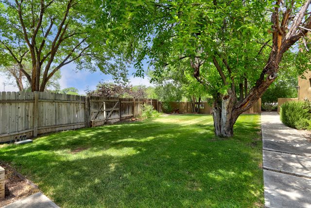 119 Rail Car Road, Corrales, NM 87048