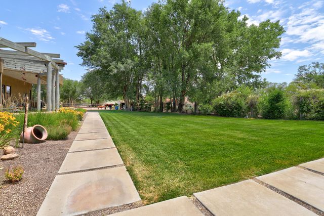 119 Rail Car Road, Corrales, NM 87048