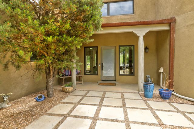 119 Rail Car Road, Corrales, NM 87048