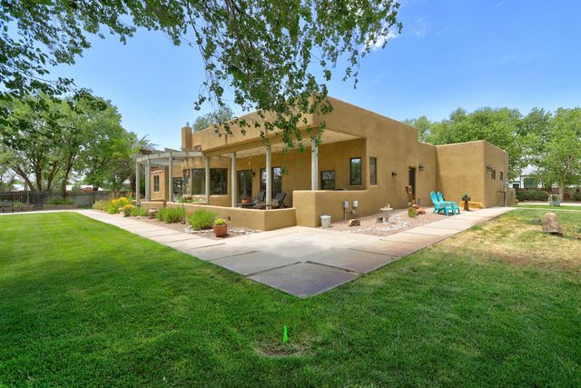 119 Rail Car Road, Corrales, NM 87048