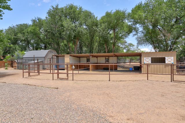 119 Rail Car Road, Corrales, NM 87048
