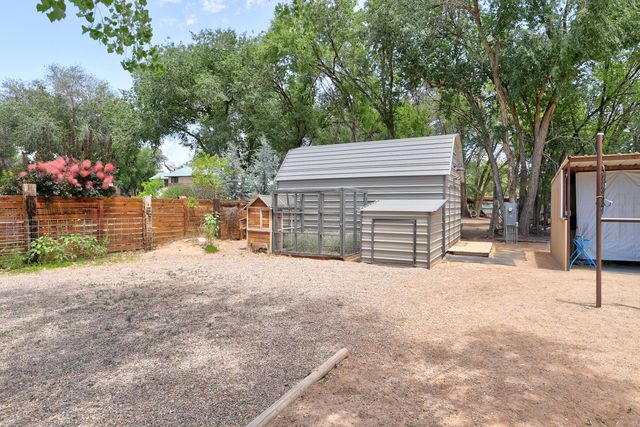 119 Rail Car Road, Corrales, NM 87048
