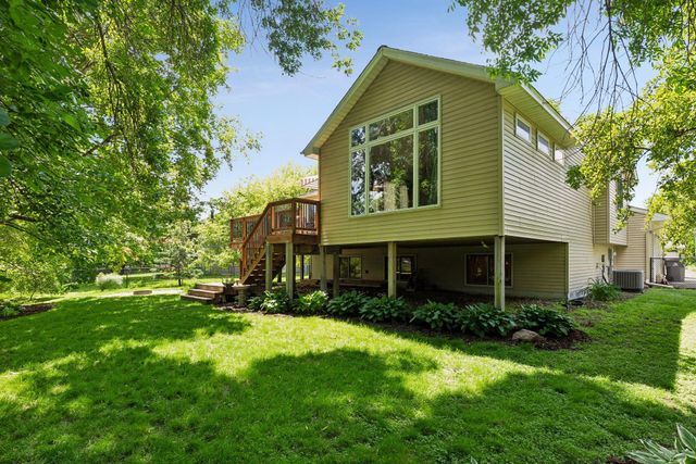1417 Mcknight Circle, Victoria, MN 55386