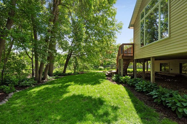 1417 Mcknight Circle, Victoria, MN 55386