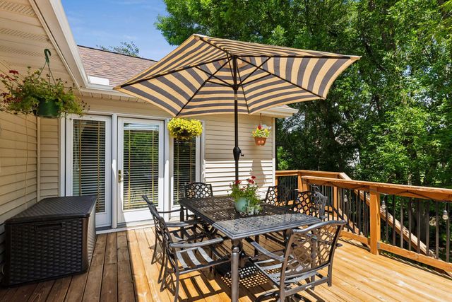 1417 Mcknight Circle, Victoria, MN 55386