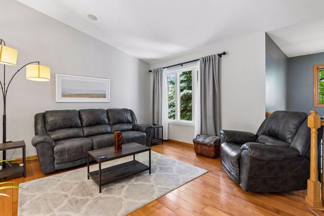 1417 Mcknight Circle, Victoria, MN 55386